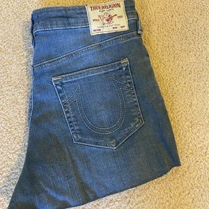 NWT True Religion size 29 short with good stretch SO comfy